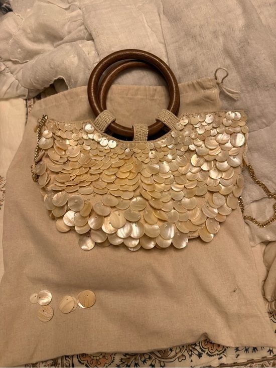 Zara Handbags - Zara Beaded Shell Disc Wristlet Bag with Wooden Handles - Cream